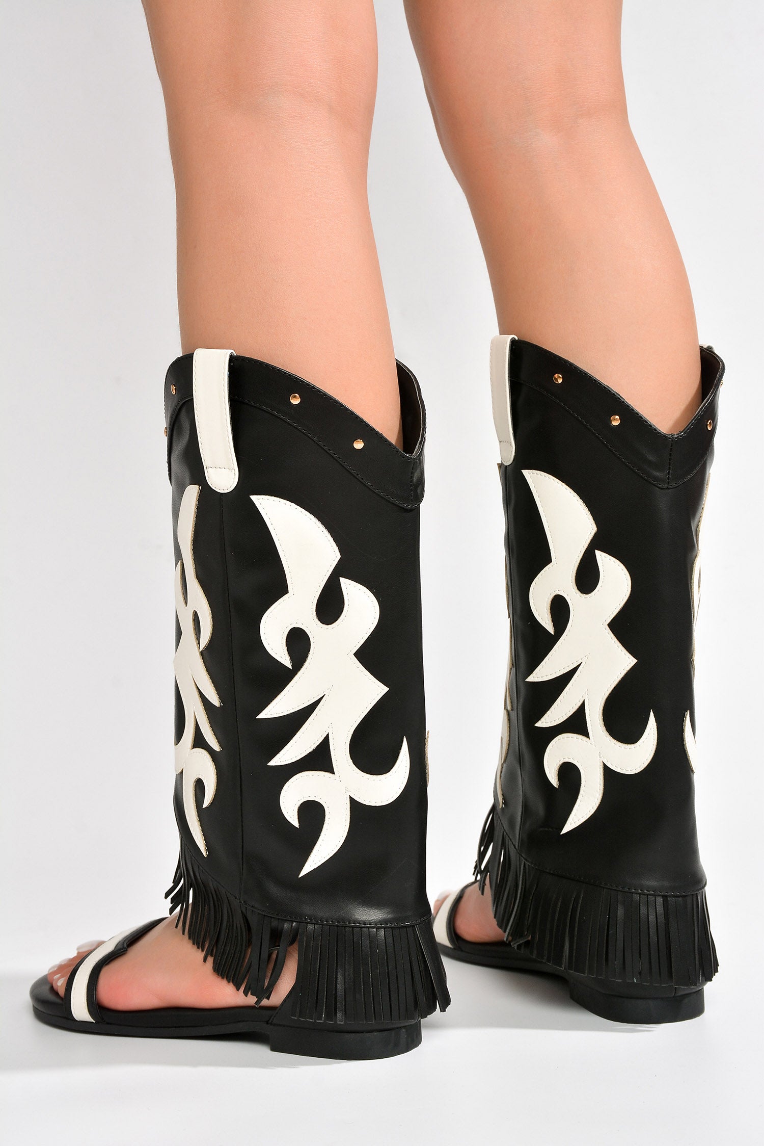 UrbanOG - Collins Fringe Western-Inspired Flat Sandals - SANDALS