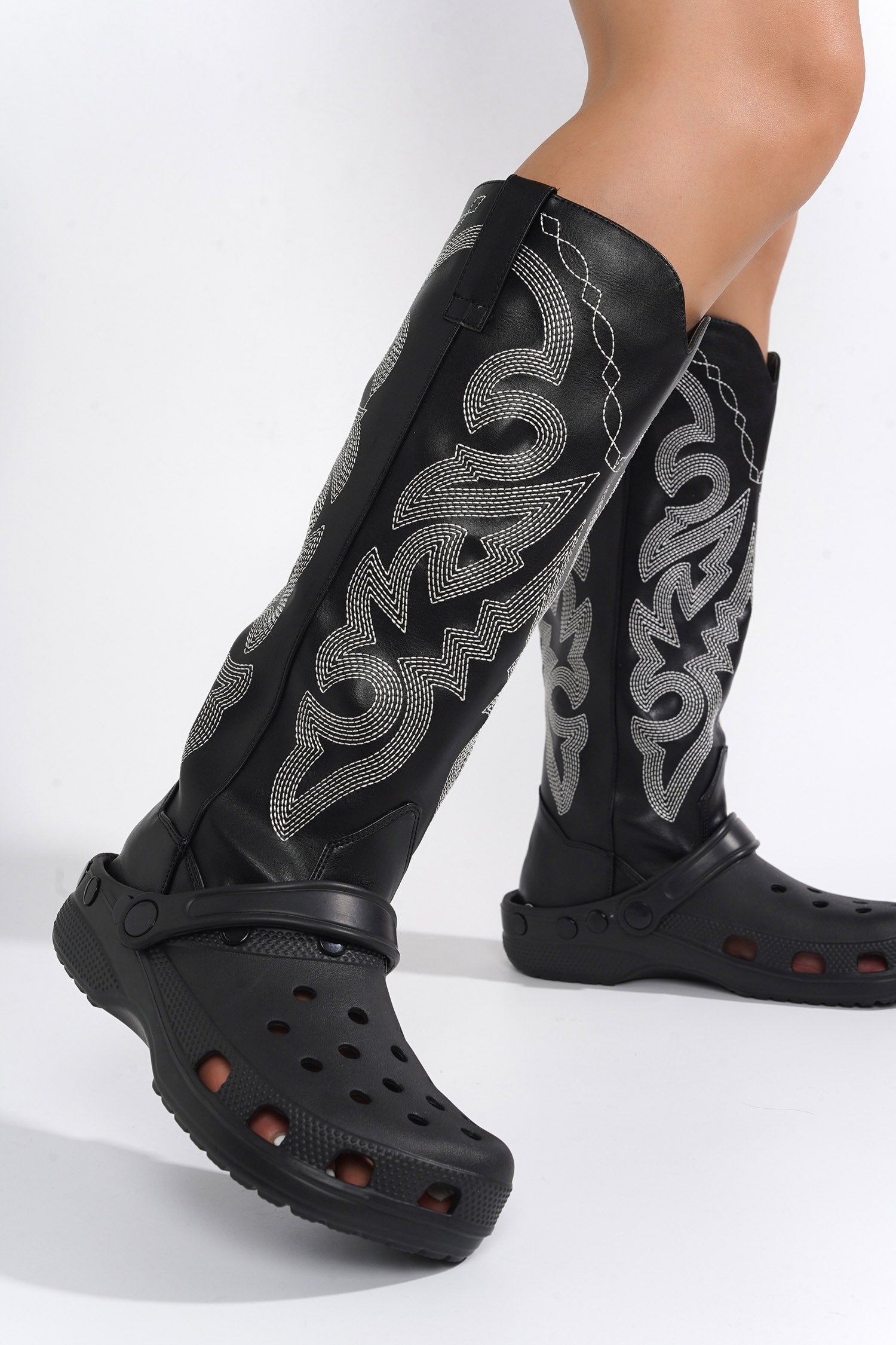 UrbanOG - Haria Western-Inspired Garden Sandal Boots - BOOTIES