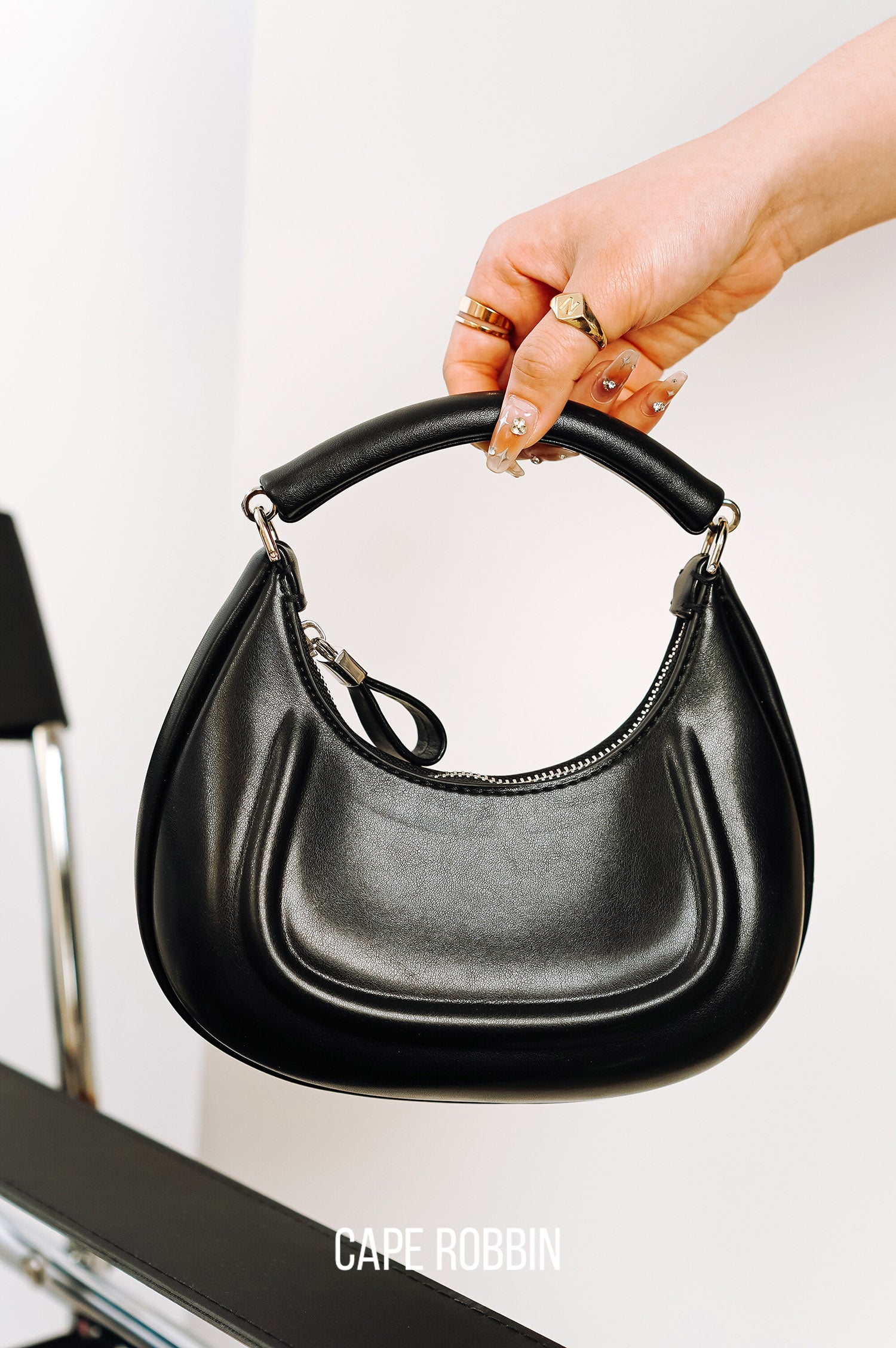 UrbanOG - Evony Stylish Elegant Handbag w/ Zipper Pull - BAGS